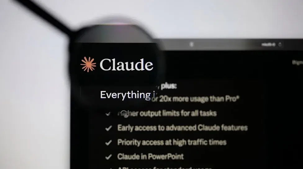 Claude Smart Reports: Employers Can Analyze Employee AI Chats