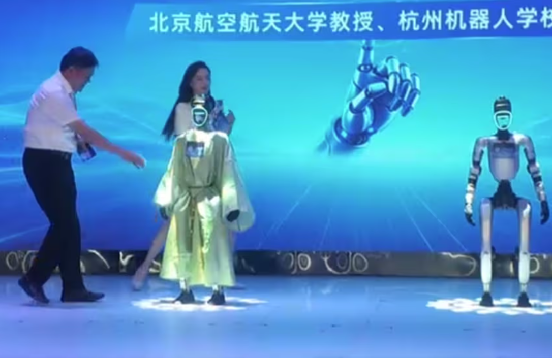 China’s robot school graduates its first four students